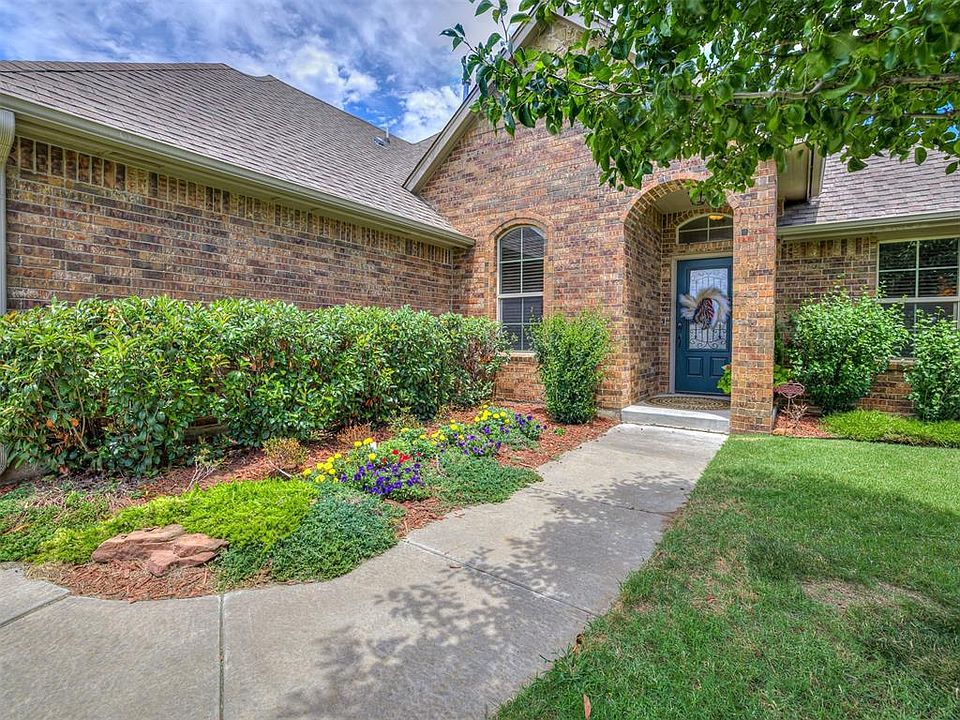 1st image of 4901 SW 121st Pl