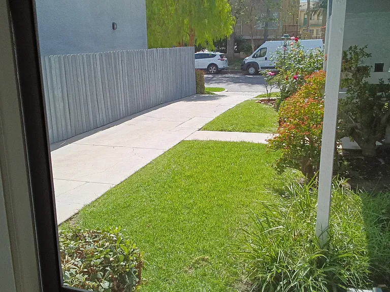 12065 Hoffman St — Photo 9