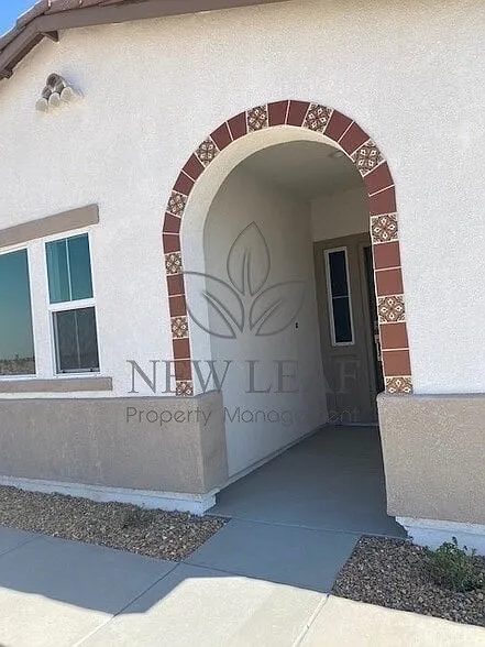 4 bed, 3.5 bath, 2432 sqft, $3,295 — Photo 2
