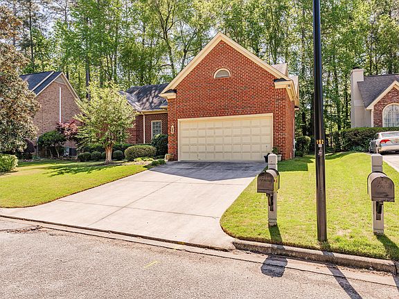5th image of 814 Park Chase Drive