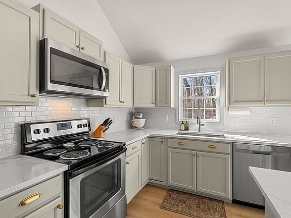 3rd image of 16 Beale St