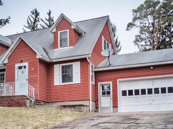 405 Crescent Ln, Vestal, NY 13850