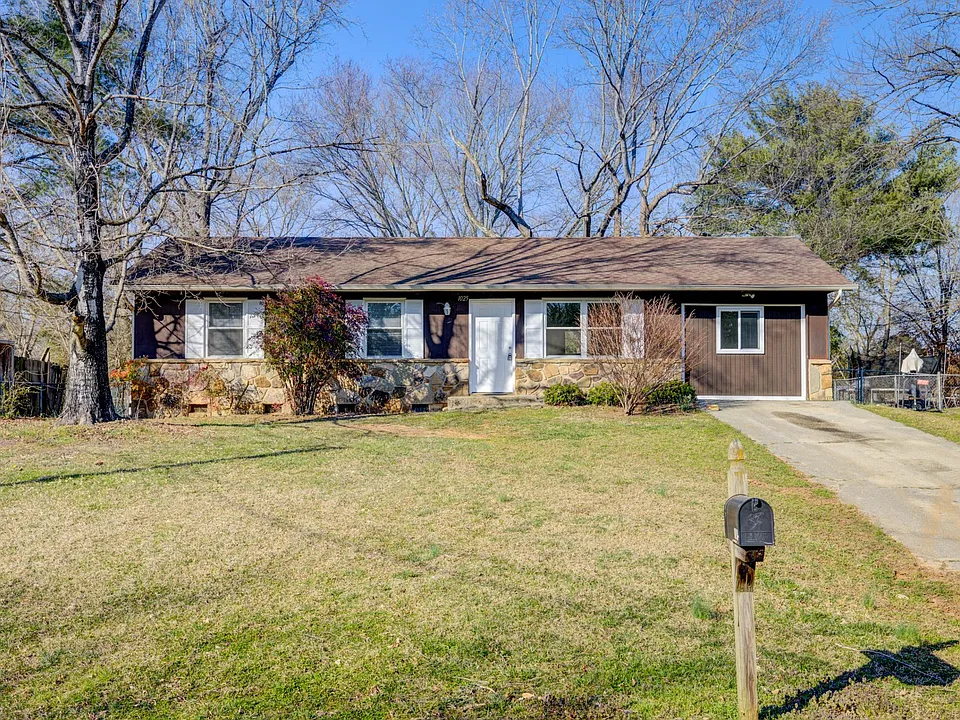 1025 Roswell Rd
