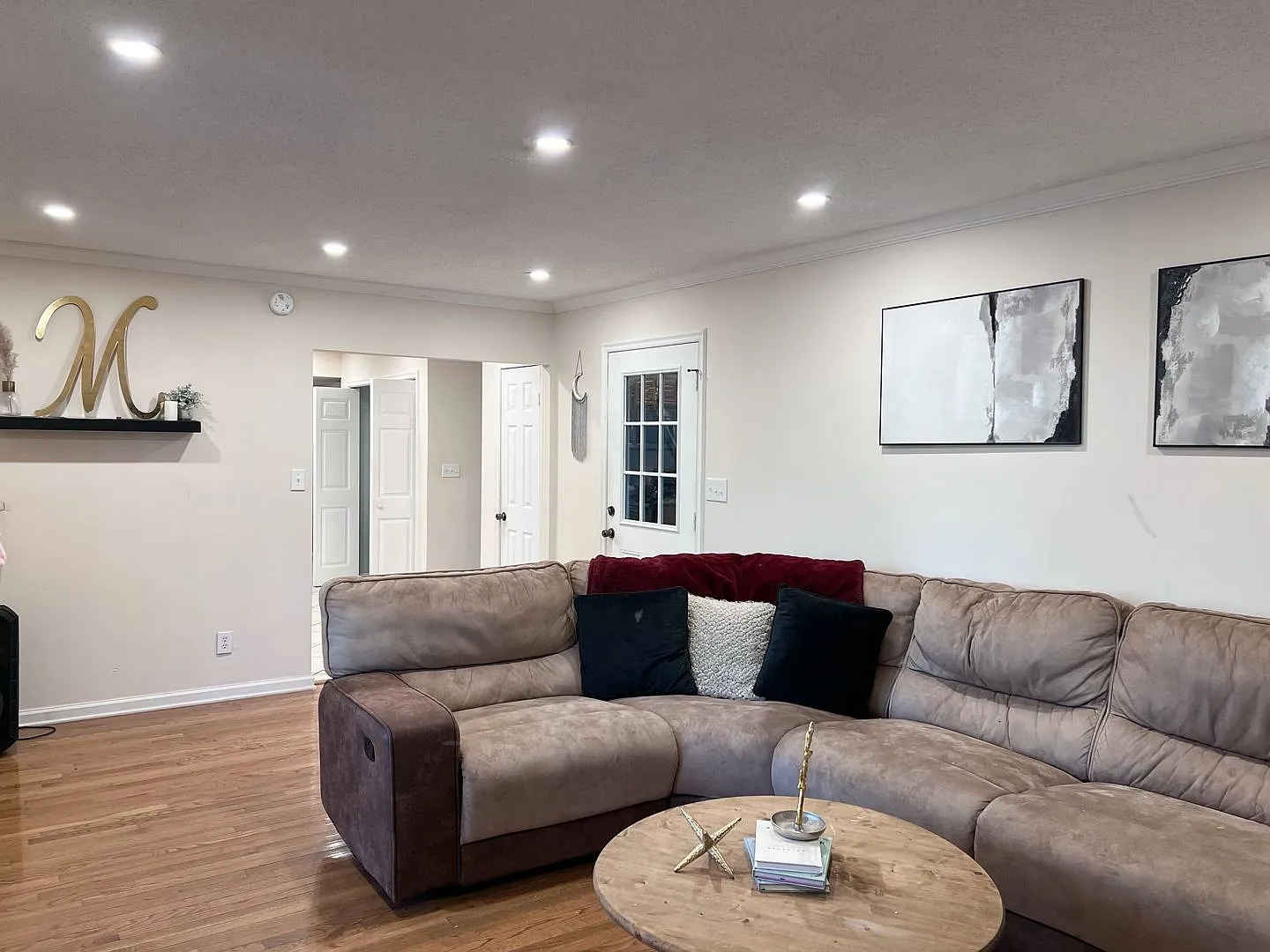 Spacious 4-Bedroom Home with Fenced Yard in Golden Springs — Photo 3