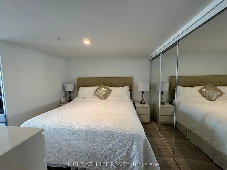 3 Strathgowan Ave #310 — Photo 9