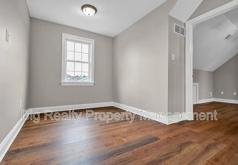 364 Prospect St — Photo 42