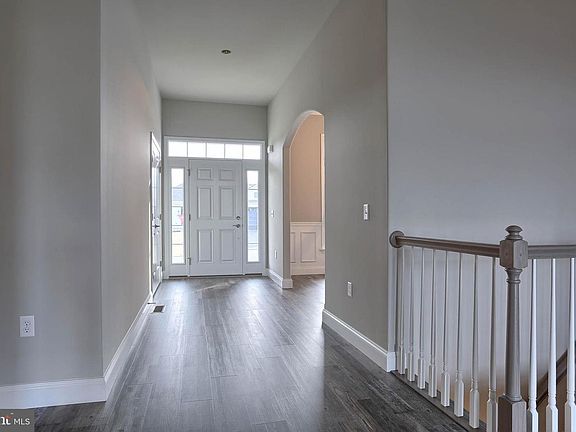 5th image of 21 Starlight Ln