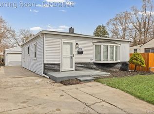 34948 Richard St, Wayne, MI 48184