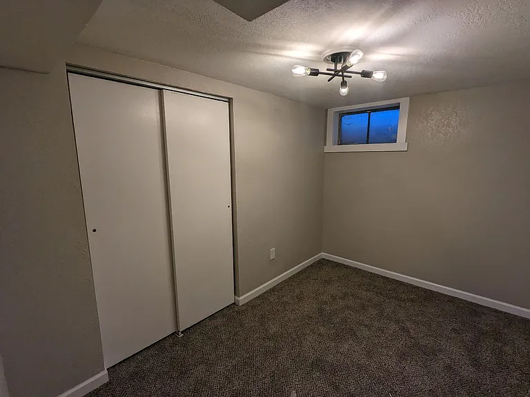 607 N Logan Ave — Photo 13