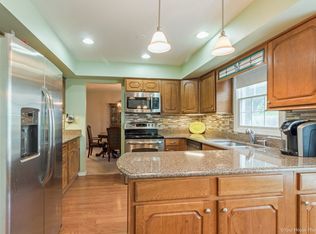 530 Buckingham Rd, Mundelein, IL 60060