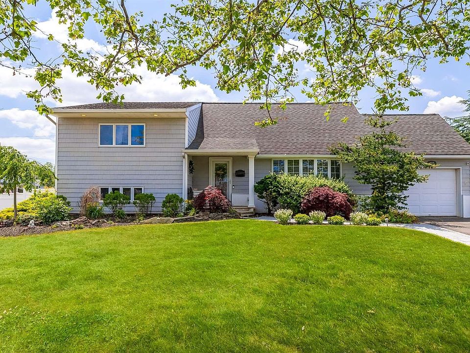 1st image of 122 Thornwood Road
