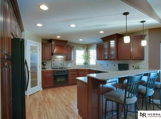 5421 S 60th St, Omaha, NE 68117