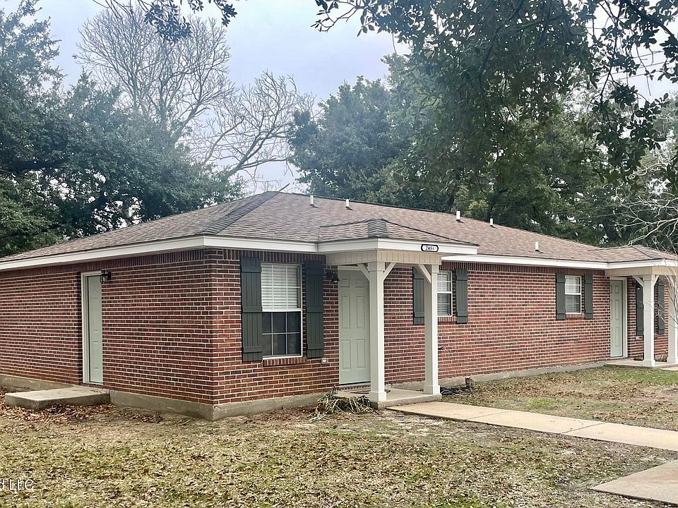 1st image of 245 Palmetto Ln