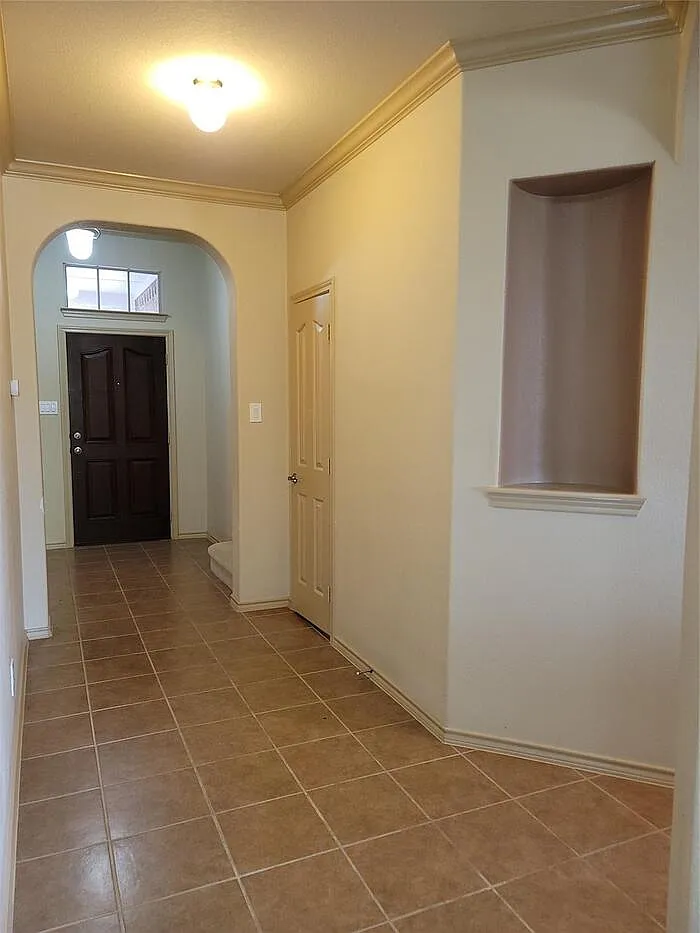 4 bed, 3.0 bath, 2397 sqft, $2,595 — Photo 3