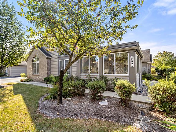 3rd image of 5595 Villa Gates Dr #5