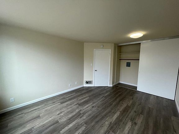 4th image of 1386 30th Ave APT 202