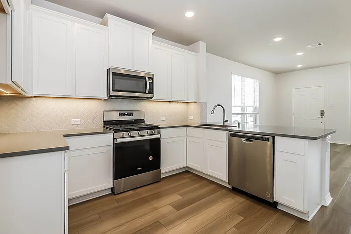 2850 Scanlan Mdw — Photo 12