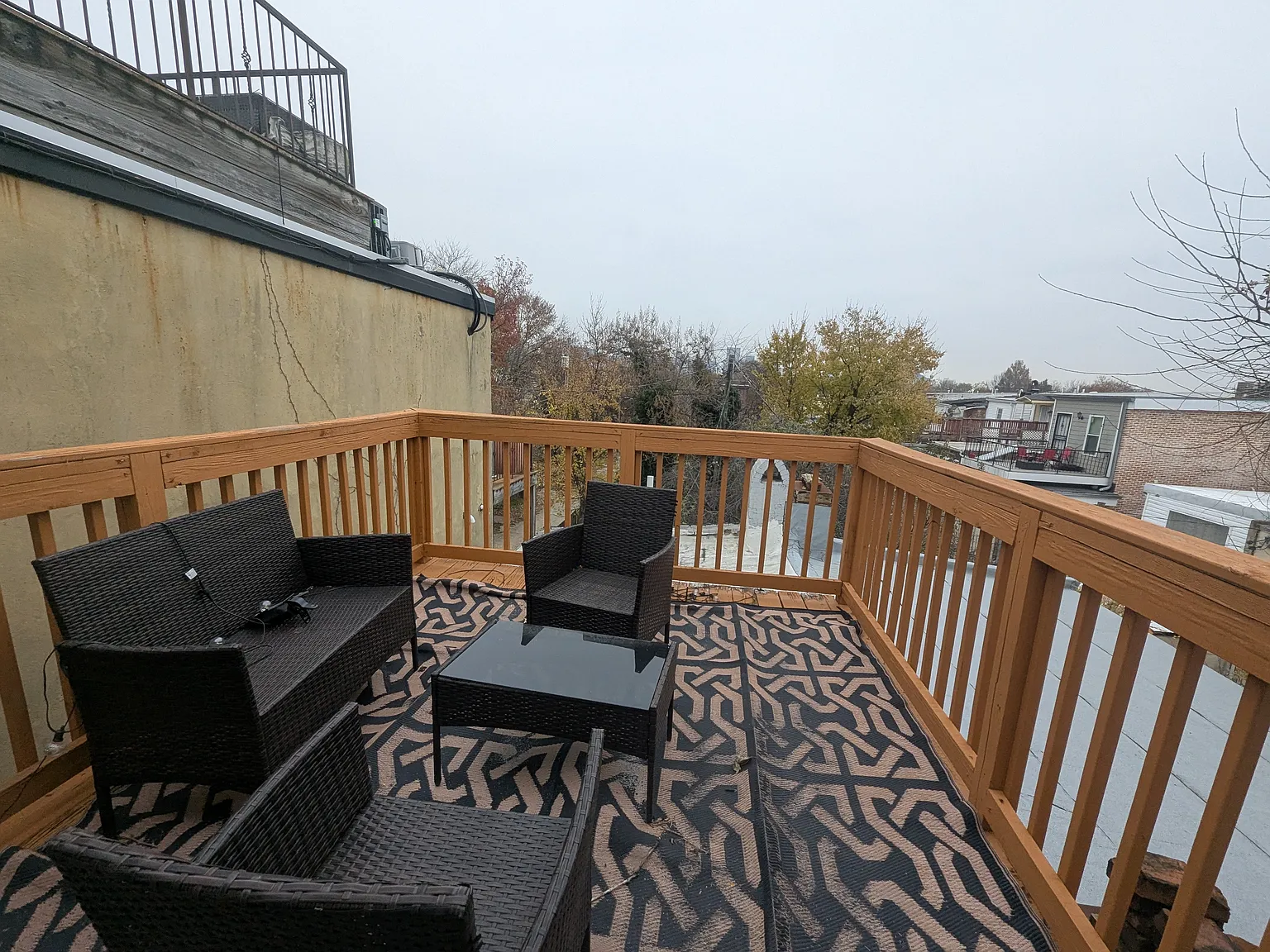 3 bed, 1985 sqft, $2,100 — Photo 1