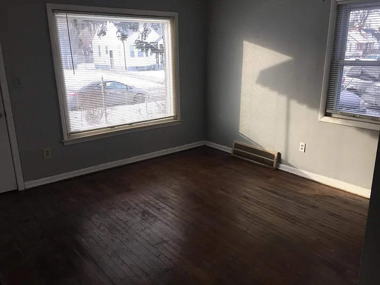 8046 Greenlawn St — Photo 4