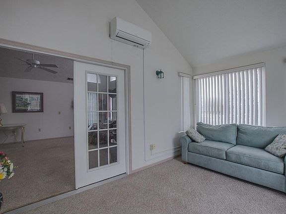 3rd image of 920 Whippoorwill Ln
