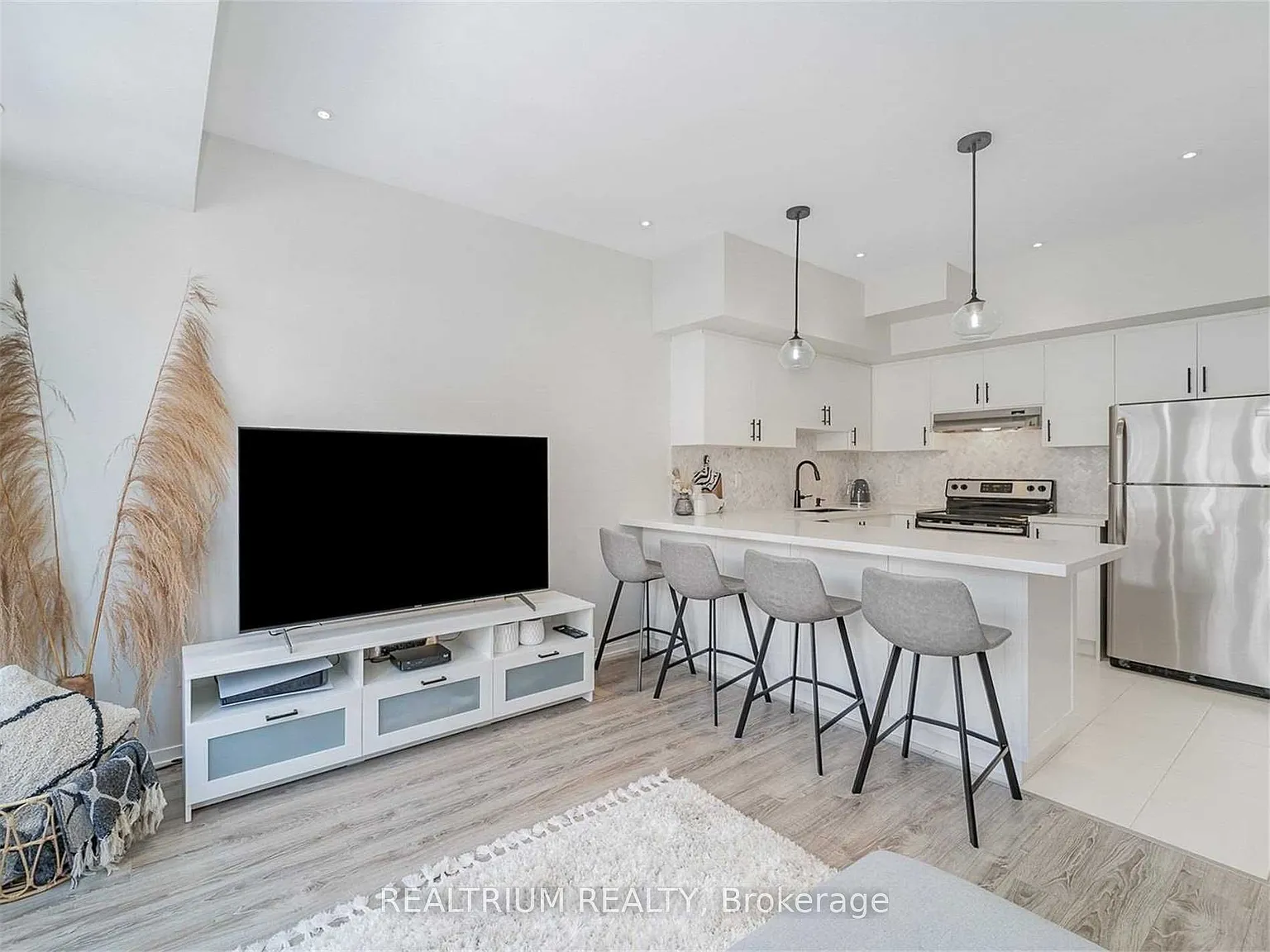 2 bed, $2,800 — Photo 3