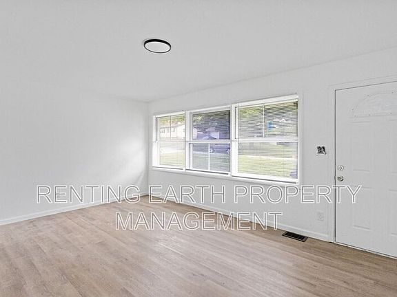 4th image of 9835 Winkler Dr