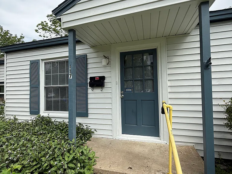 117 W State St — Photo 3