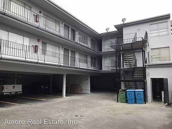3rd image of 1350 Golden Gate Ave APT 17