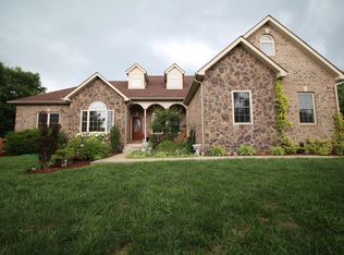 107 Beechtree Ln, Ashland, KY 41102