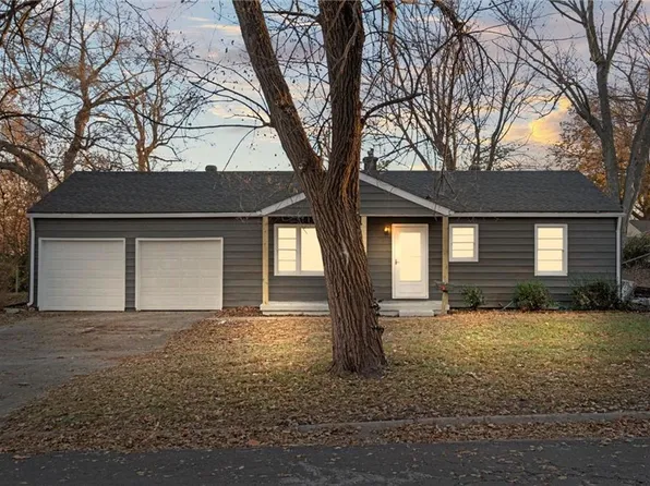 9207 E 74th Ter, Raytown, MO 64133