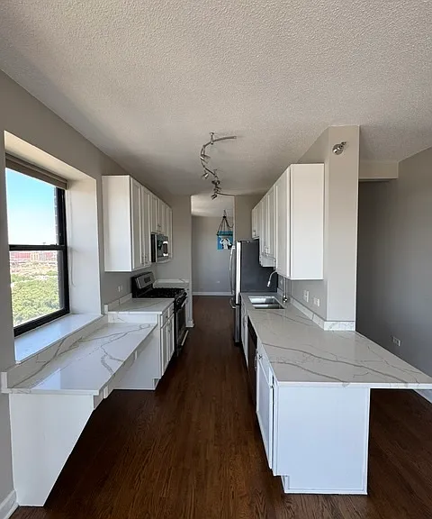 1529 S State St #15H — Photo 16