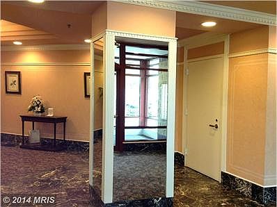 Mid-rise Lobby