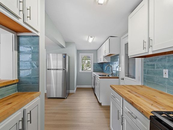 3rd image of 30 Hooper Rd