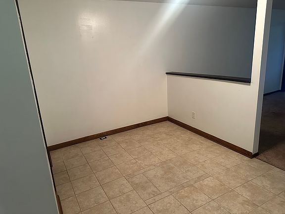 3rd image of 1 Howard St APT 1