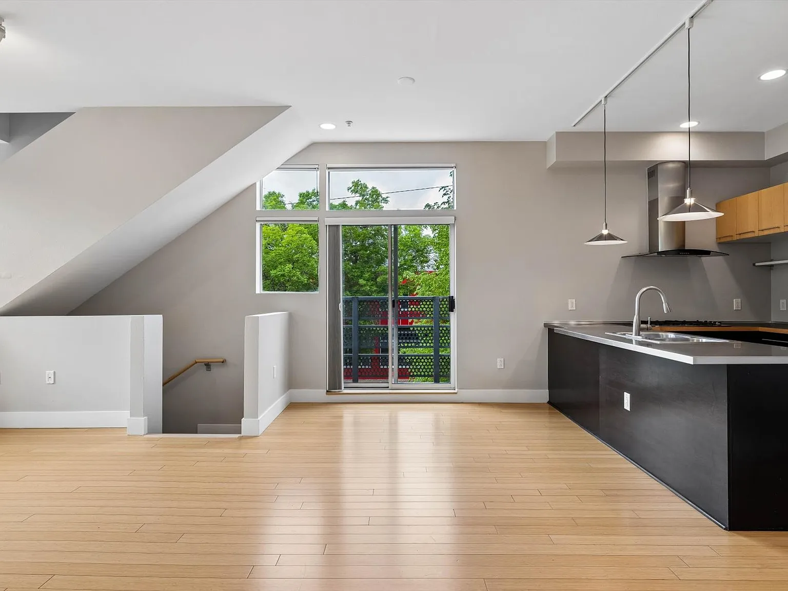 2400 Champa St — Photo 3