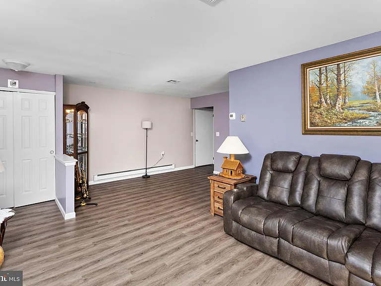 224 Huntington Dr — Photo 9