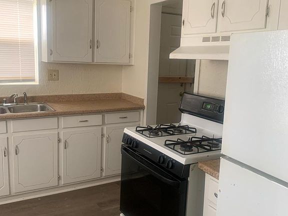 2nd image of 2112 Monroe Ave #2114