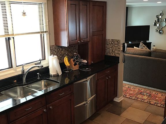 5th image of 7536 Lakedge Ct