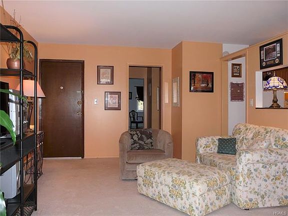 3rd image of 14 Scenic Dr APT Q