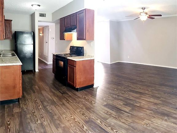 4th image of 6752 Trail Lake Dr Unit B