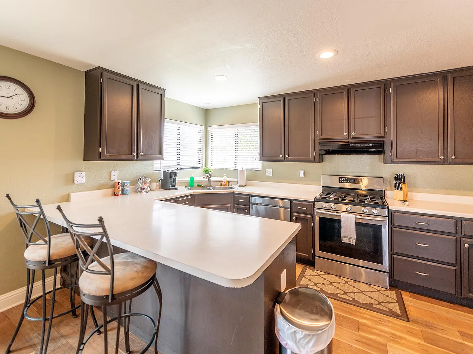 1707 Sterling Dr — Photo 3