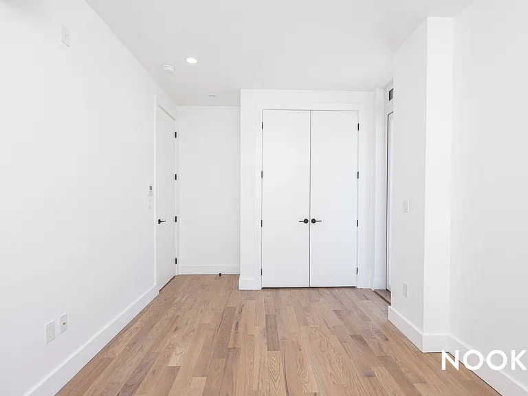 230 N 7th St #212 — Photo 3