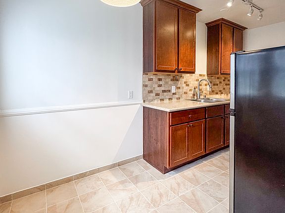 4th image of 4356 Overland Ave