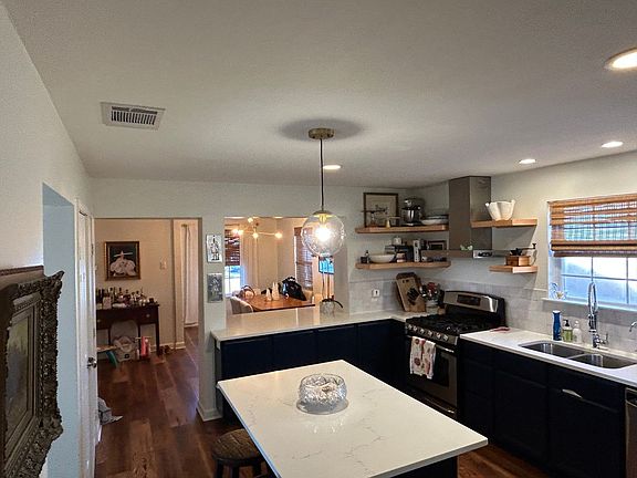 5th image of 1304 W Saint Johns Ave