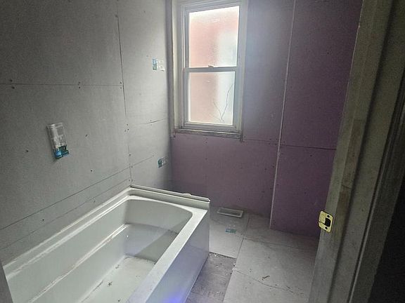 3rd image of 5632 Rodman St