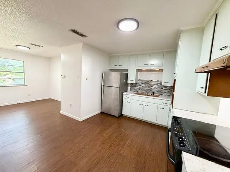 156 Lindsey Cir — Photo 5