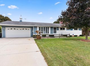412 Van Buren Rd, Howards Grove, WI 53083