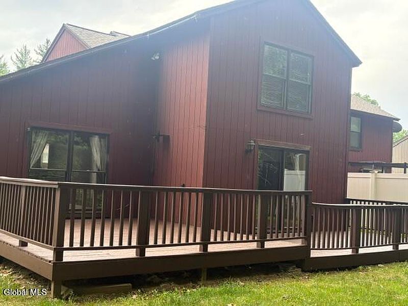 2nd image of 237 Thimbleberry Road