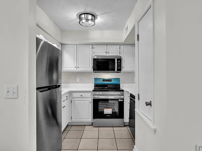 1056 N Montgomery St #B-2 — Photo 6