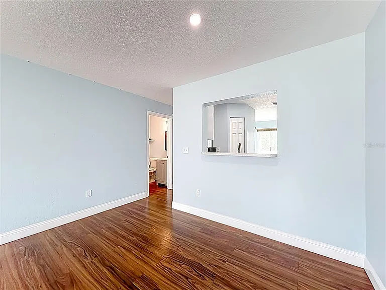 2260 Grenwich Ave #2260 — Photo 14